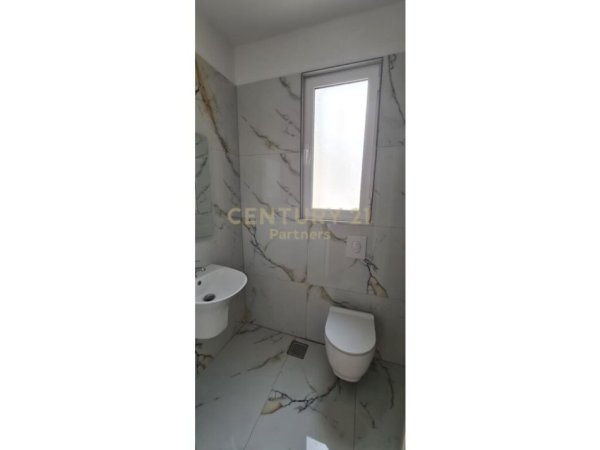jepet me qera 1+1 Kati 1, 600 €