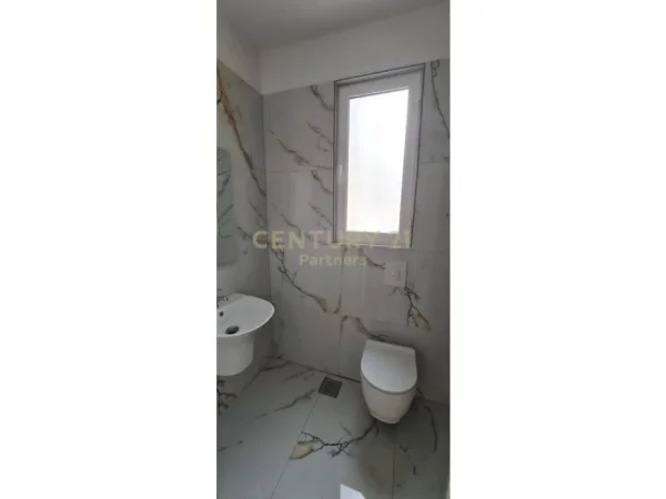 jepet me qera 1+1 Kati 1, 600 €