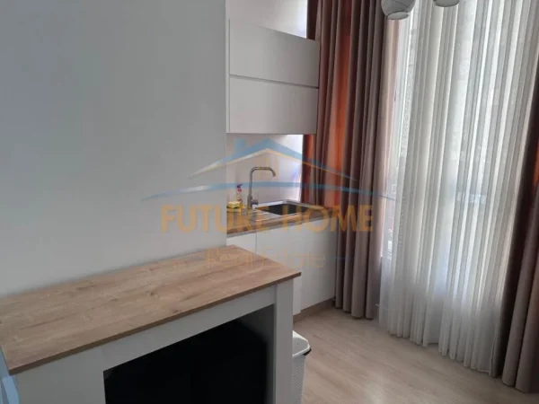 Tirane, jepet me qera apartament 2+1+Ballkon Kati 3, 60 m² 450 € (IUnaza e Re)