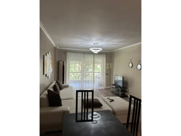 Tirane, jepet me qera apartament 2+1 Kati 4, 105 m² 850 € (liqen thate)