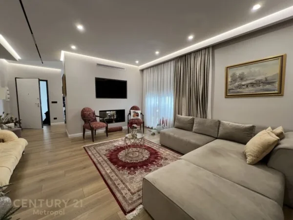 Tirane, shes apartament 3+1+2+verande , 224 m² 515.000 € (Qendra Tregtare TEG)