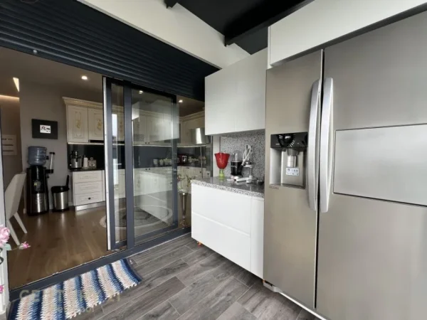 Tirane, shes apartament 3+1+2+verande , 224 m² 515.000 € (Qendra Tregtare TEG)