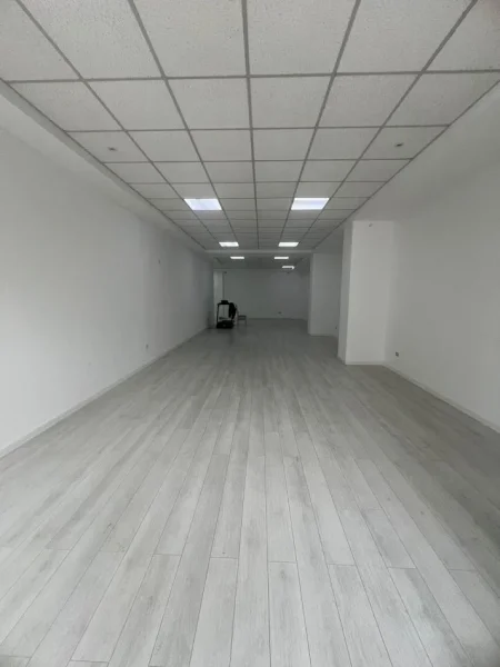 Durres, shitet ambjent biznesi Kati 0, 110 m² 265.000 € (Rruga e Re e Portit, Durres)