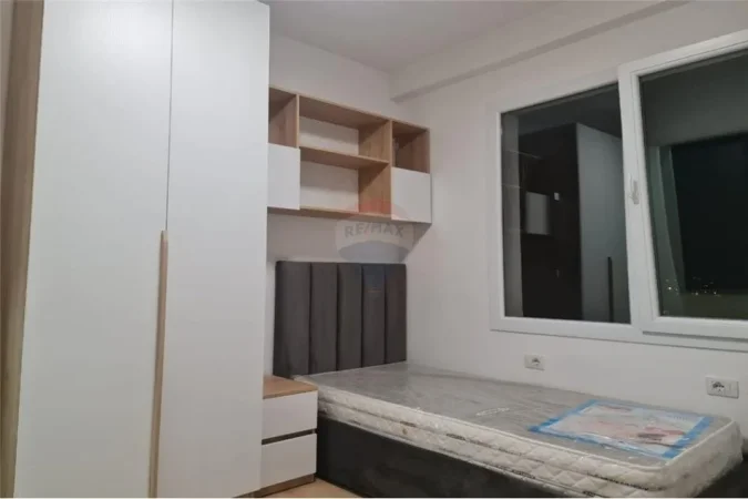 Tirane, jepet me qera apartament 2+1 Kati 9, 73 m² 650 € (Benjamin Kruta)