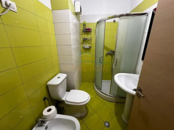Tirane, jepet me qera apartament 2+1 Kati 2, 81 m² 600 € (Kopshti Bonik)