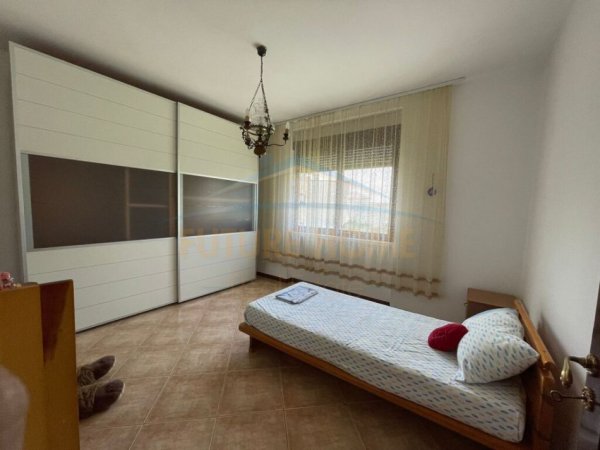 Tirane, jepet me qera apartament 2+1 Kati 2, 128 m² 350 € (Kodra e Priftit)