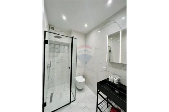 Tirane, jepet me qera apartament 2+1+Ballkon Kati 2, 80 m² 650 € (Pandeli Cale, Selite)