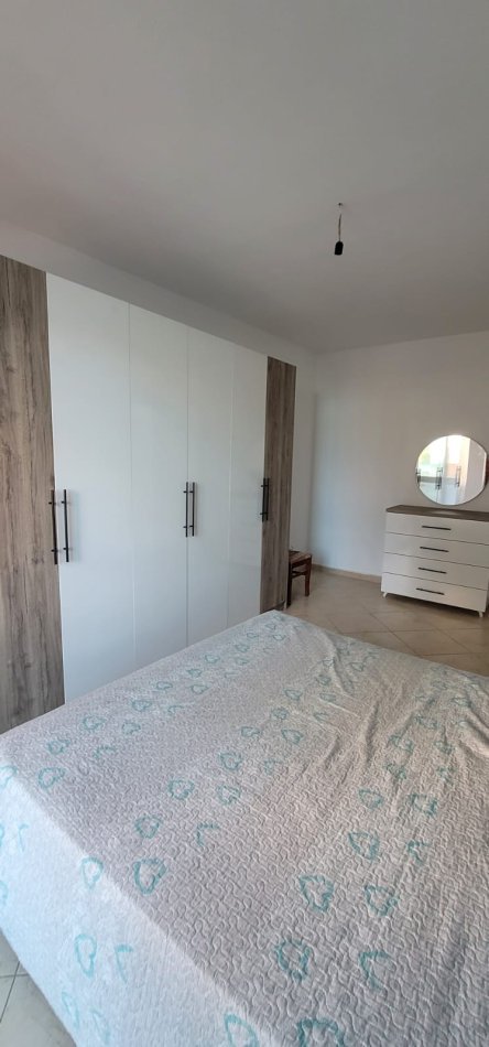 Tirane, jap me qera apartament 2+1+Ballkon Kati 4, 107 m² 700 € (Rruga ASim Vokshi)