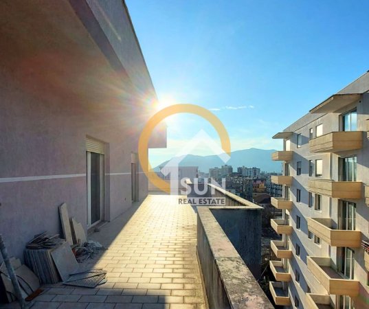 Shkoder, shitet apartament 3+1+Ballkon Kati 6, 230 m² 244.000 € (SHESHI DEMOKRACIA)
