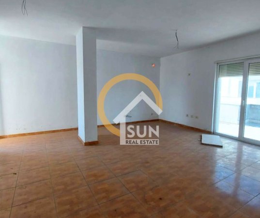 Shkoder, shitet apartament 3+1+Ballkon Kati 6, 230 m² 244.000 € (SHESHI DEMOKRACIA)