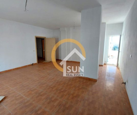 Shkoder, shitet apartament 3+1+Ballkon Kati 6, 230 m² 244.000 € (SHESHI DEMOKRACIA)