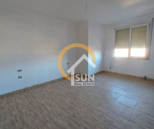 Shkoder, shitet apartament 3+1+Ballkon Kati 6, 230 m² 244.000 € (SHESHI DEMOKRACIA)