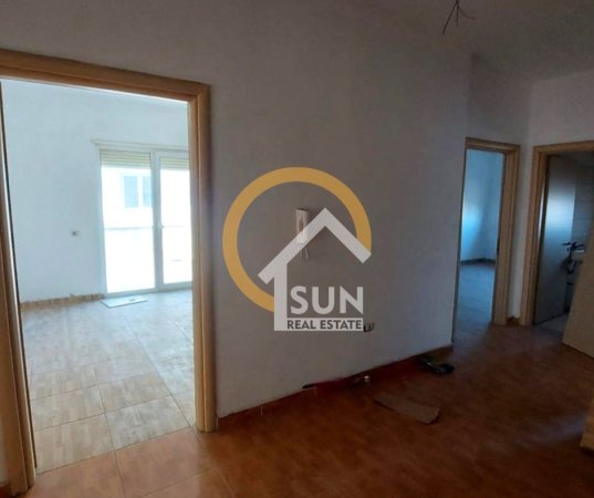 Shkoder, shitet apartament 3+1+Ballkon Kati 6, 230 m² 244.000 € (SHESHI DEMOKRACIA)