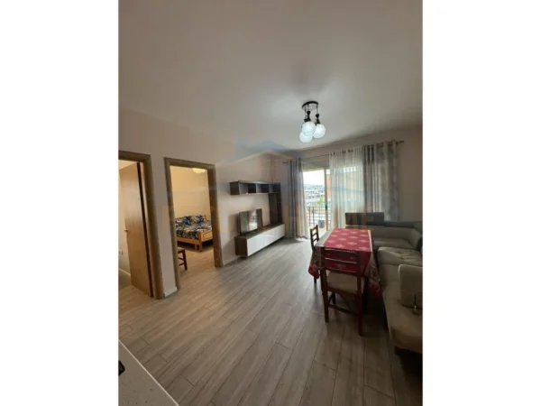 Tirane, jepet me qera 2+1 Kati 8, 85 m² 470 € (Unaza e Re)