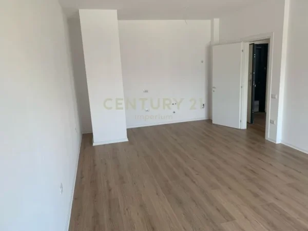 Tirane, shitet apartament 1+1 Kati 1, 73 m² 101.780 € (Unaza e Re Astir)