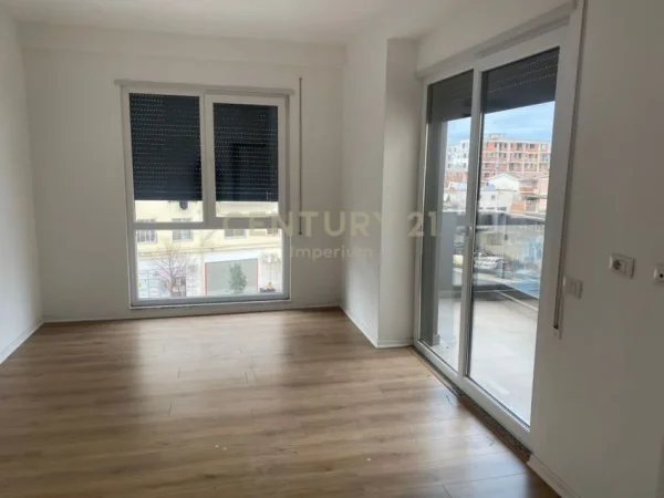 Tirane, shitet apartament 2+1 Kati 5, 80 m² 124.000 € (Unaza e re Astir)