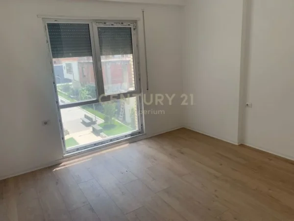 Tirane, shitet apartament 2+1 Kati 1, 94 m² 131.572 € (Unaza e Re Astir)