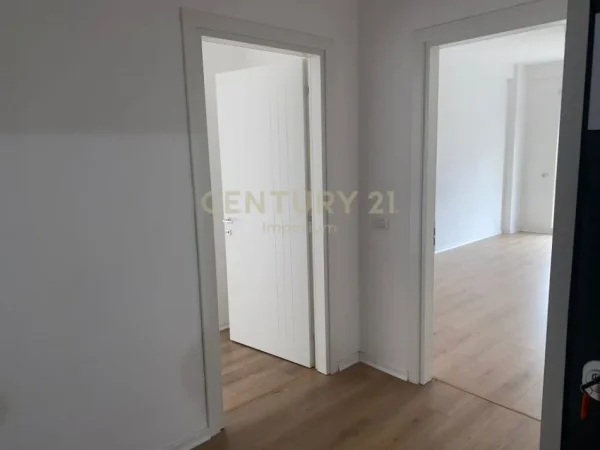Tirane, shitet apartament 2+1 Kati 2, 103 m² 143.654 € (Unaza e Re Astir)