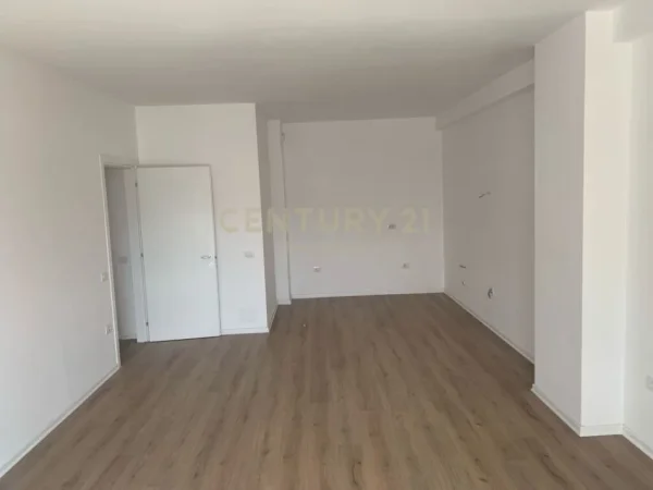 Tirane, shitet apartament 2+1 Kati 2, 103 m² 143.654 € (Unaza e Re Astir)