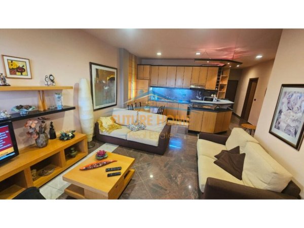 Tirane, jepet me qera apartament 2+1 , 89 m² 700 € (Myslym Shyri)