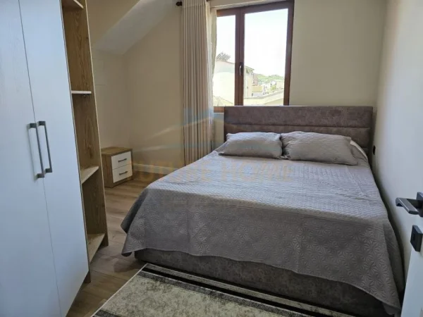 Tirane, jepet me qera apartament 2+1 Kati 4, 80 m² 650 € (Vasil Shanto)