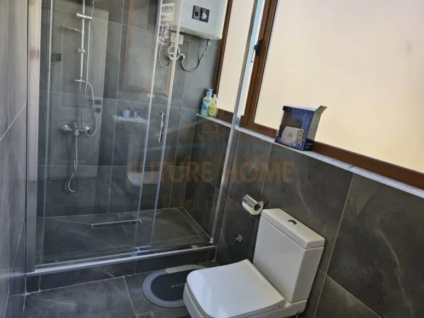 Tirane, jepet me qera apartament 2+1 Kati 4, 80 m² 650 € (Vasil Shanto)