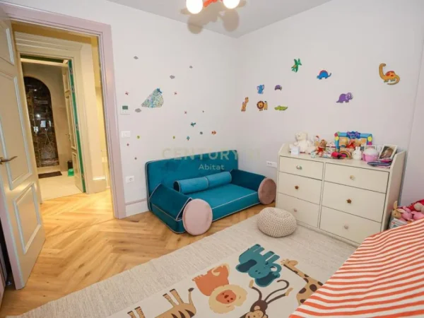 Tirane, shes apartament 2+1+2+ POST PARKIMI , 187 m² 480.000 € (Kodra e Diellit Residence)