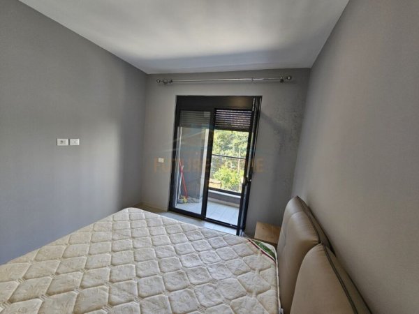 Tirane, jepet me qera apartament 1+1+Ballkon Kati 1, 65 m² 400 € (5 Maji)