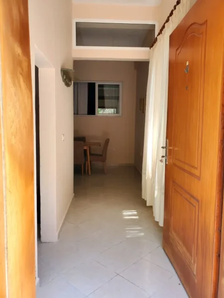 Tirane, jepet me qera apartament 3+1 Kati 2, 150 m² 500 € (Selite)