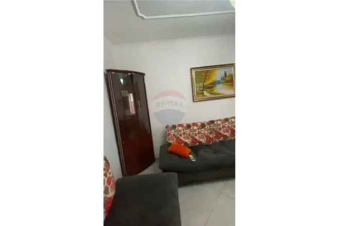 Tirane, jepet me qera apartament 1+1 Kati 5, 40 m² 350 € (Don Bosko)
