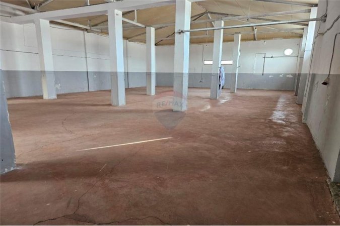 Tirane, jepet me qera ambjent biznesi Kati 2, 360 m² 800 € (Rruga &quot;Dhimo Dhima&quot;)
