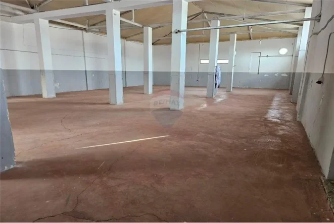 Tirane, jepet me qera ambjent biznesi Kati 2, 360 m² 800 € (Rruga "Dhimo Dhima")