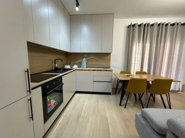 Tirane, jepet me qera apartament 2+1 Kati 3, 80 m² 950 € (Rruga e Kavajes)