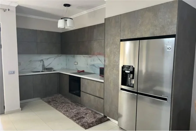 Tirane, jepet me qera apartament 2+1 Kati 2, 100 m² 600 € (Shkolla e Bashkuar - Rruga e Dibrës)