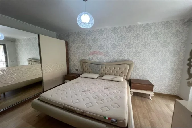 Tirane, jepet me qera apartament 2+1 Kati 2, 100 m² 600 € (Shkolla e Bashkuar - Rruga e Dibrës)
