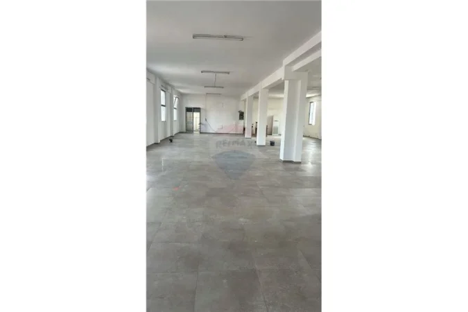 Tirane, jepet me qera ambjent biznesi Kati 0, 140 m² 800 € (Rruga "Dhimo Dhima")