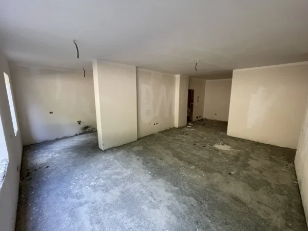 Tirane, shes apartament 2+1+Aneks+Ballkon Kati 1, 127 m² 191.000 € (Rruga Elbasanit)