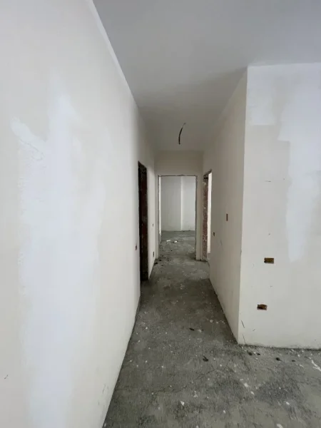 Tirane, shes apartament 2+1+Aneks+Ballkon Kati 1, 127 m² 191.000 € (Rruga Elbasanit)