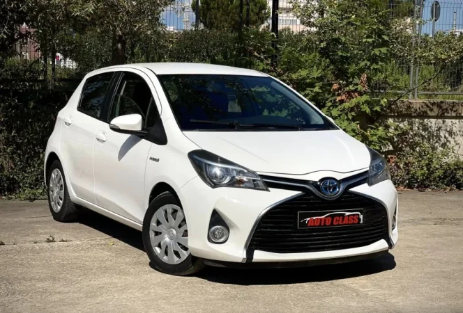 Tirane, shes makine elektrike TOYOTA YARIS HIBRID Hidrogjen, e bardhë automatik Klima 1 €