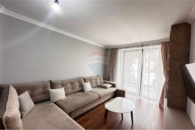 Tirane, jepet me qera apartament 1+1 , 75 m² 550 € (Fusha e Aviacionit)