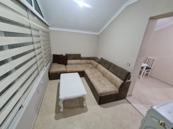 Tirane, jepet me qera apartament 2+1 Kati 3, 100 m² 400 € (Kinostudio)