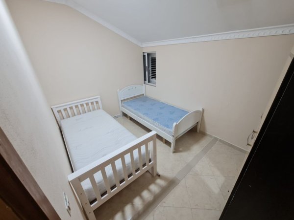 Tirane, jepet me qera apartament 2+1 Kati 3, 100 m² 400 € (Kinostudio)