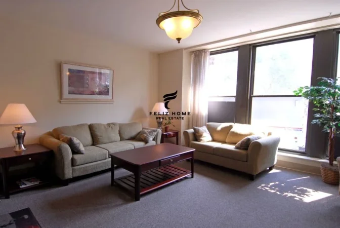 Tirane, jepet me qera apartament 2+1+Ballkon Kati 3, 80 m² 600 € (ZOGU I ZI)