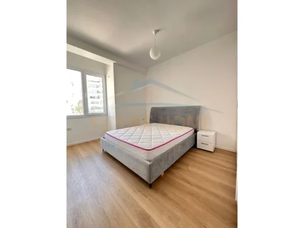 Tirane, jepet me qera apartament 2+1+Ballkon Kati 3, 85 m² 600 € (FUSHA E AVIACIONIT)