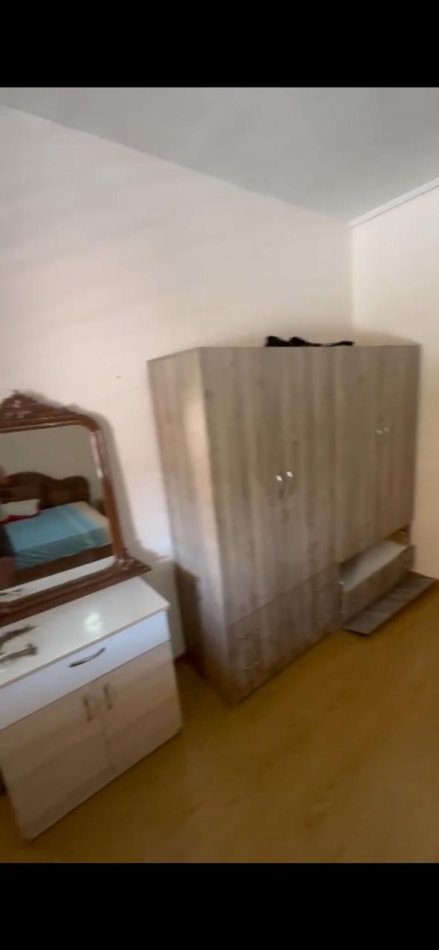 Tirane, jepet me qera apartament 1+1 Kati 3, 65 m² 350 € (QSUT)