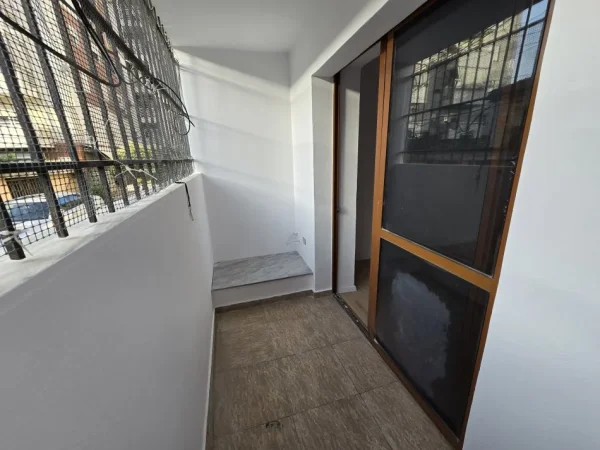 Tirane, shes apartament 2+1+Ballkon Kati 1, 81 m² 138.000 € (Ali Demi)