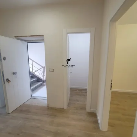 Tirane, shitet 2+1 Kati 1, 75 m² 145.000 € (SELVIA)