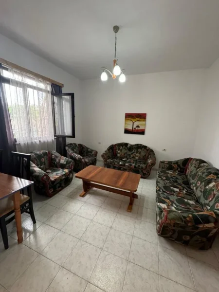 Tirane, jepet me qera apartament 1+1 Kati 2, 60 m² 330 € (Brryli)