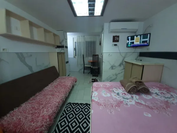 Tirane, jepet me qera apartament 1+1 Kati 1, 60 m² 310 € (5 MAJ)