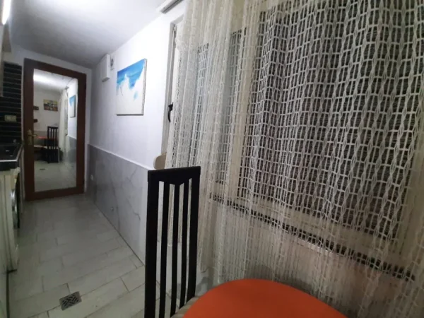 Tirane, jepet me qera apartament 1+1 Kati 1, 60 m² 310 € (5 MAJ)